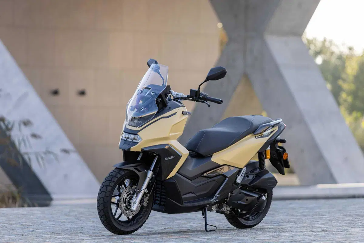 Rockville 125, il nuovo scooter sportivo di UM Motorcycles arriva in Italia (3)