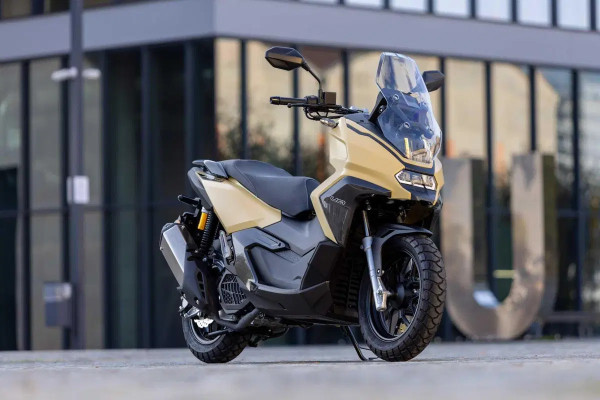 Rockville 125, il nuovo scooter sportivo di UM Motorcycles arriva in Italia (6)