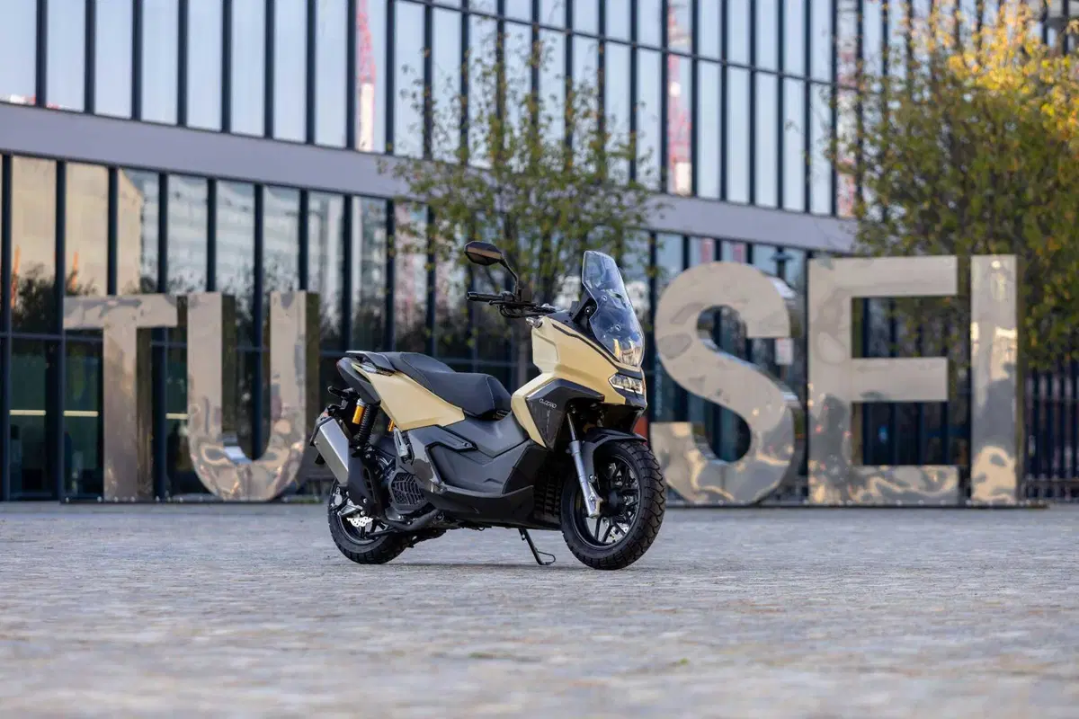 Rockville 125, il nuovo scooter sportivo di UM Motorcycles arriva in Italia (7)