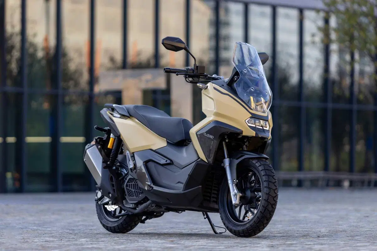 Rockville 125, il nuovo scooter sportivo di UM Motorcycles arriva in Italia (9)