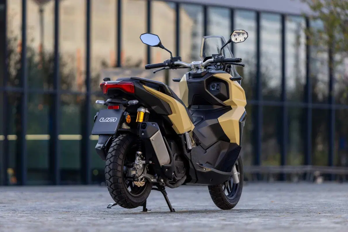 Rockville 125, il nuovo scooter sportivo di UM Motorcycles arriva in Italia (14)