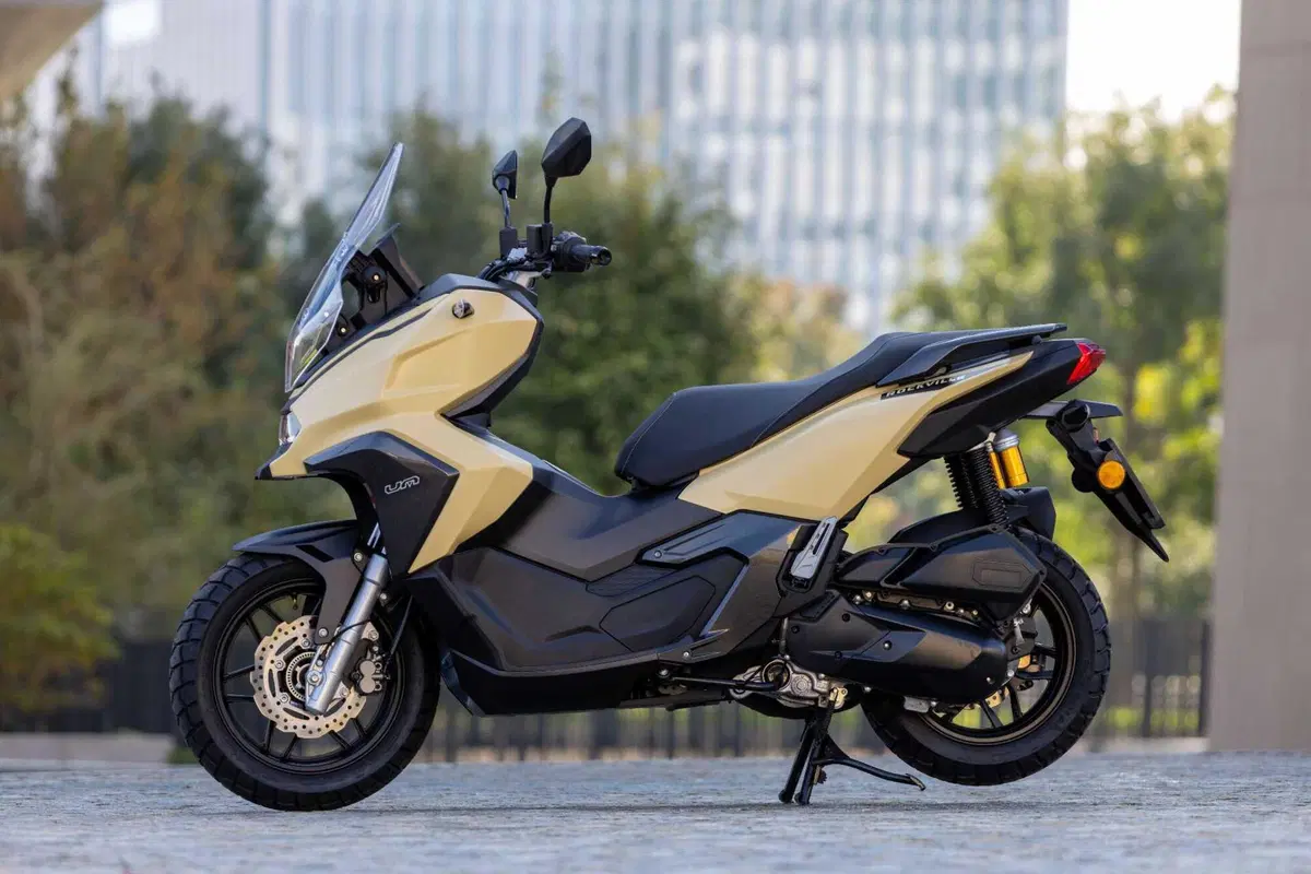 Rockville 125, il nuovo scooter sportivo di UM Motorcycles arriva in Italia (17)