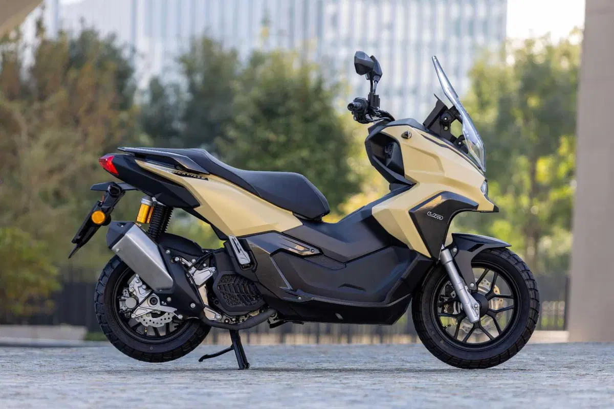 Rockville 125, il nuovo scooter sportivo di UM Motorcycles arriva in Italia (18)