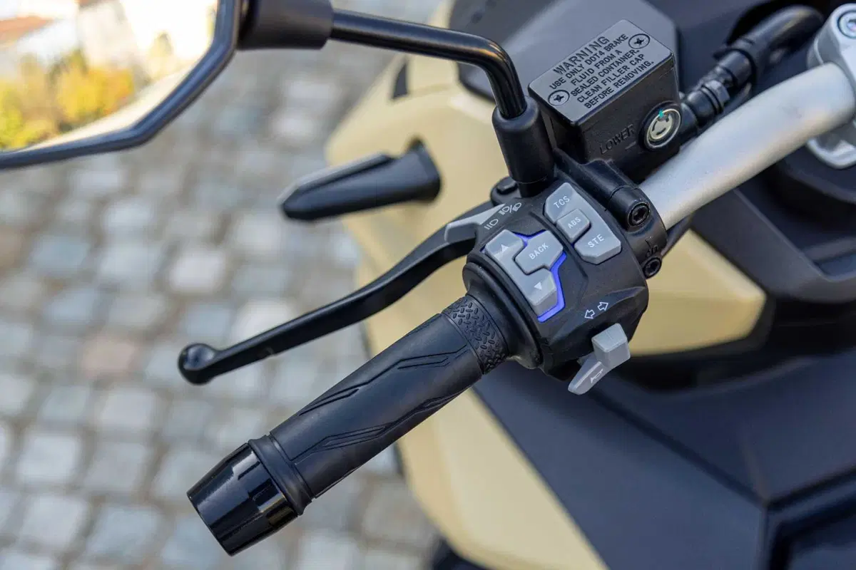 Rockville 125, il nuovo scooter sportivo di UM Motorcycles arriva in Italia (31)