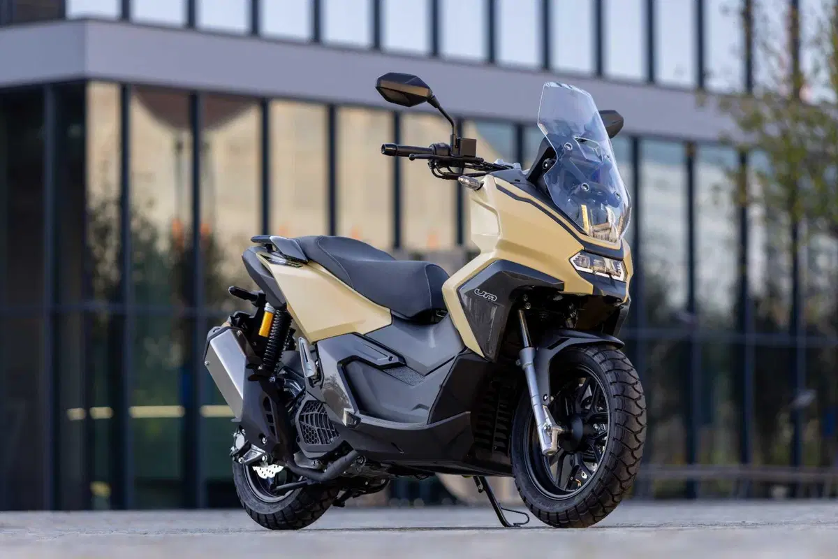 Rockville 125, il nuovo scooter sportivo di UM Motorcycles arriva in Italia (26)