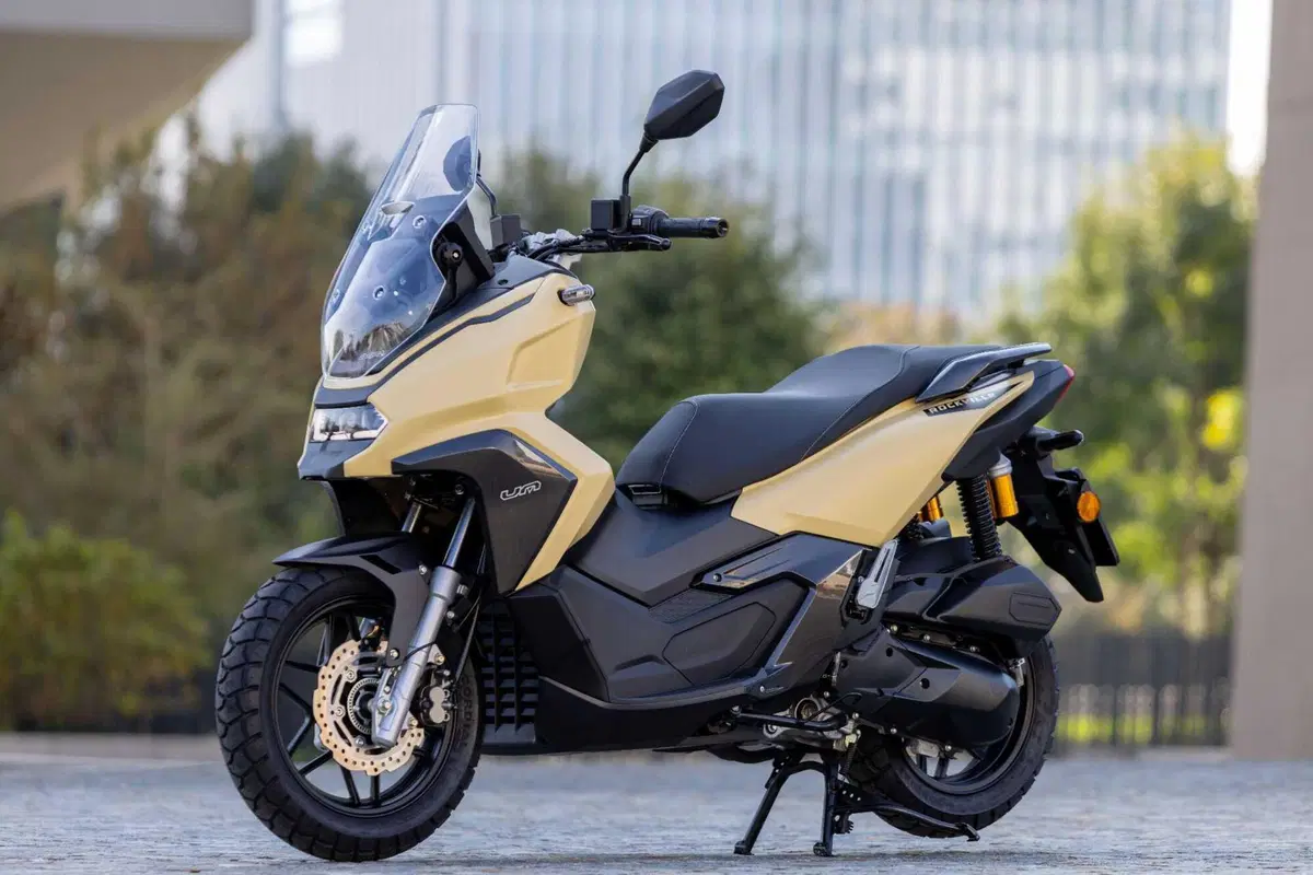 Rockville 125, il nuovo scooter sportivo di UM Motorcycles arriva in Italia (27)
