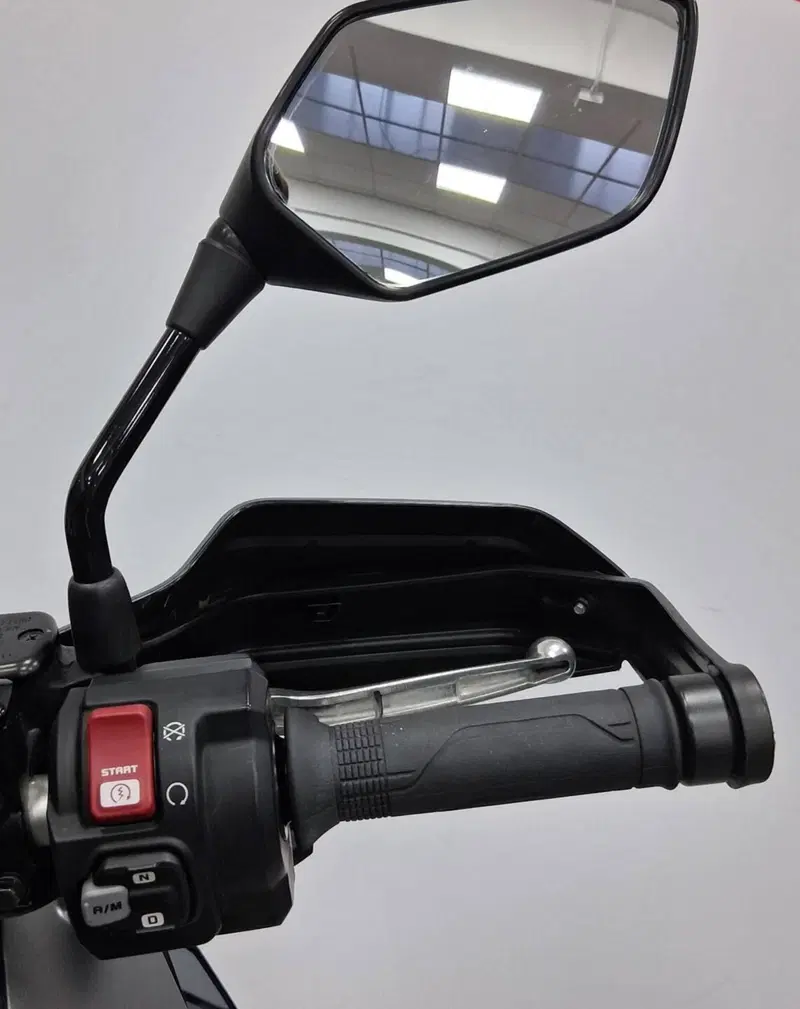 Honda X-ADV 750 DCT (2021 - 24) (6)