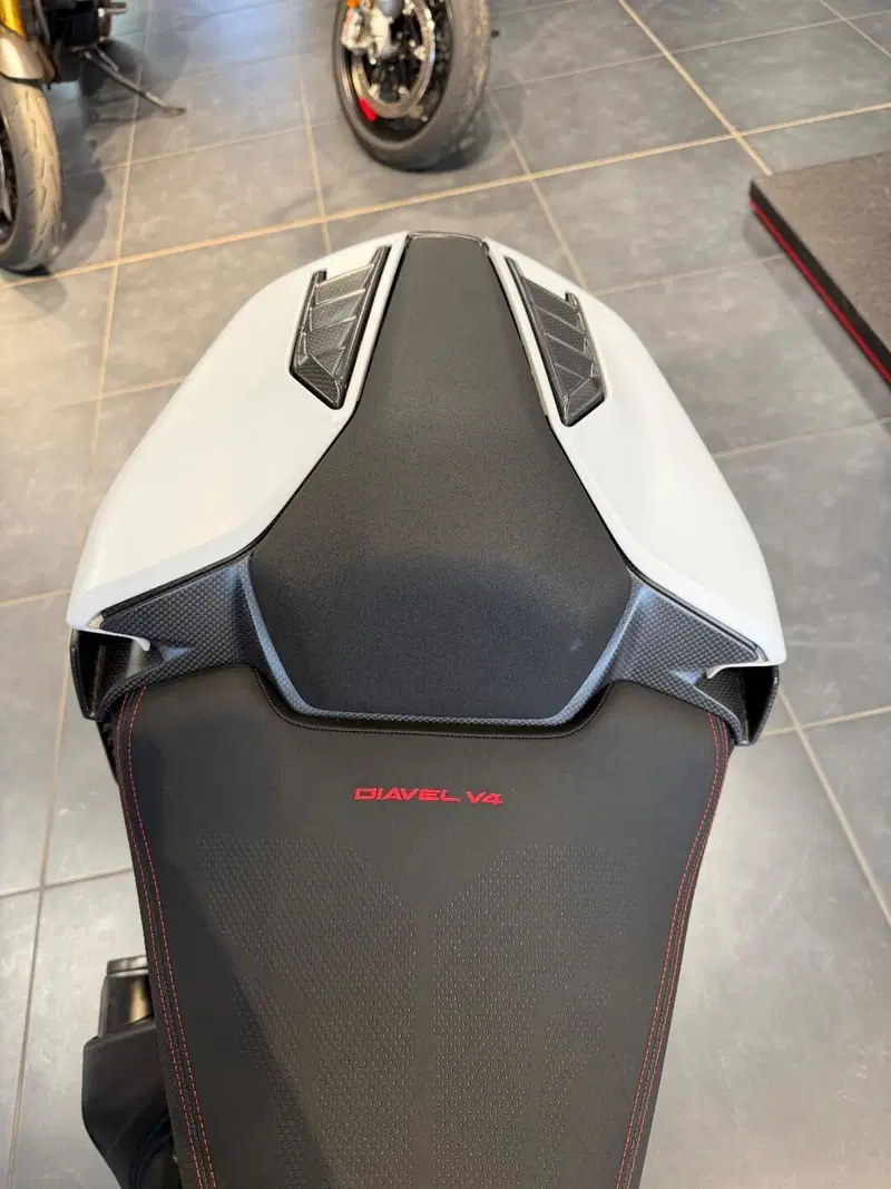 Ducati Diavel V4 RS (2026) (8)
