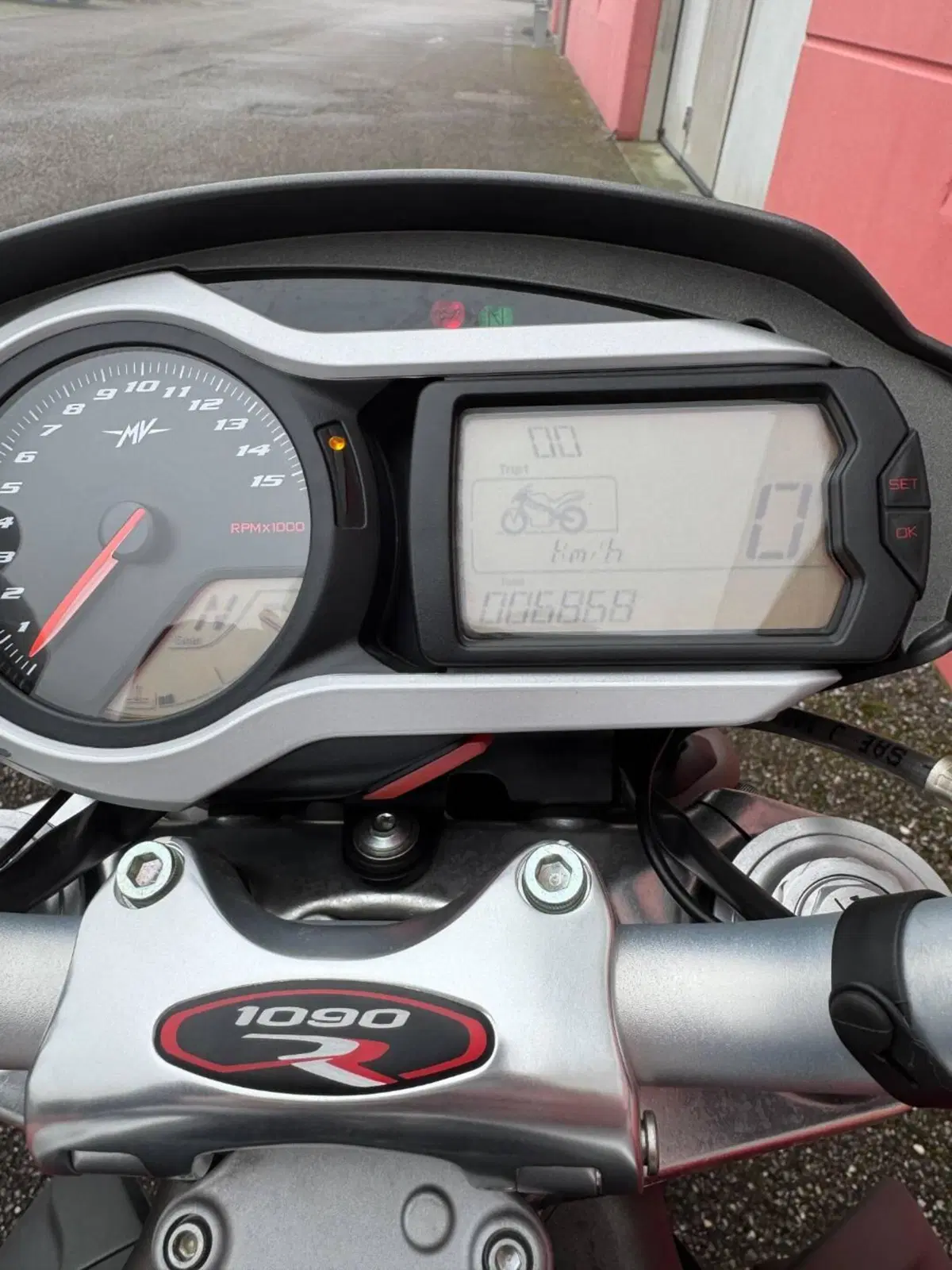 MV Agusta Brutale 1090 RR (2009 - 15) (16)