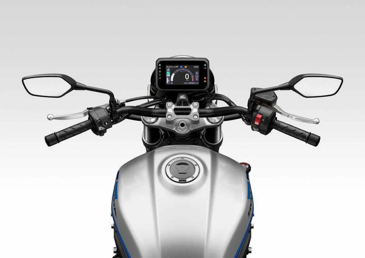 Ad EICMA ci sarà la Honda CB1000F! La roadster arriva in Italia nel 2026, qui tutti i dettagli (20)