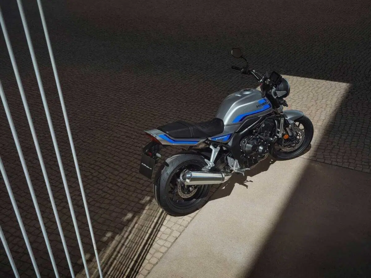 Ad EICMA ci sarà la Honda CB1000F! La roadster arriva in Italia nel 2026, qui tutti i dettagli (39)