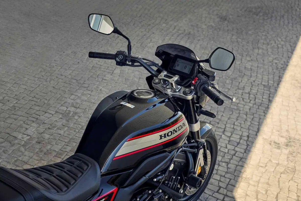 Ad EICMA ci sarà la Honda CB1000F! La roadster arriva in Italia nel 2026, qui tutti i dettagli (70)