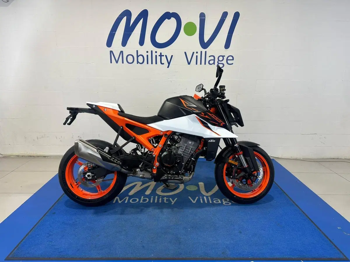 KTM 990 Duke R (2026)