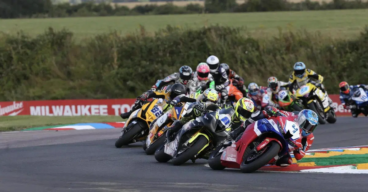 Paddock Network: Il "LinkedIn delle Corse Motociclistiche"