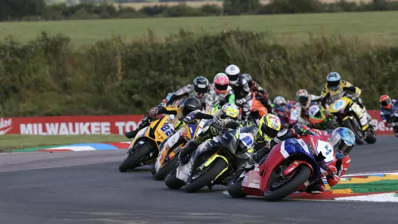 Paddock Network: Il "LinkedIn delle Corse Motociclistiche"