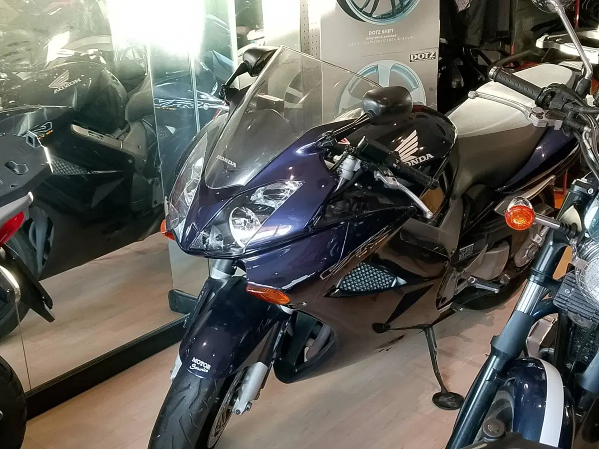Honda VFR 800 (2002 - 05)