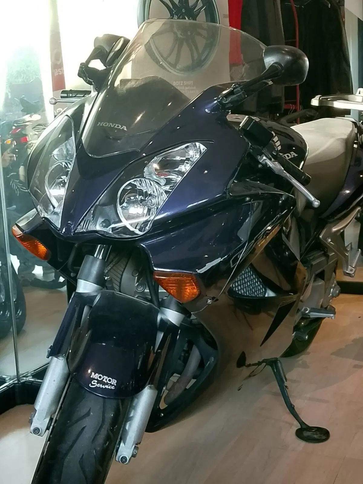 Honda VFR 800 (2002 - 05) (2)