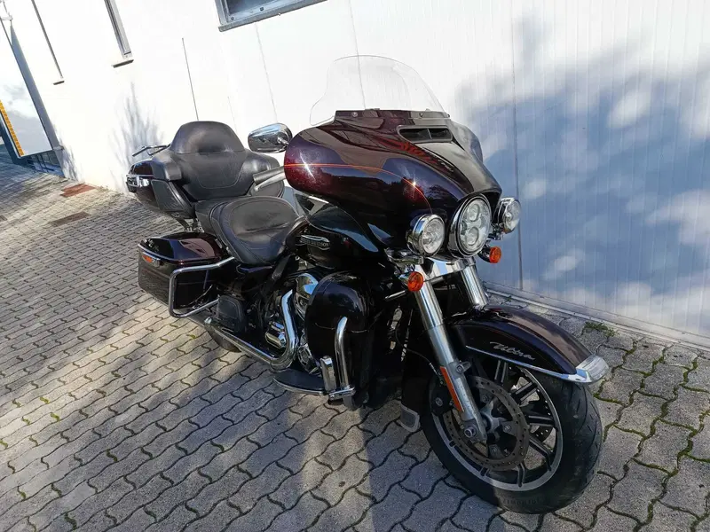 Harley-Davidson 1690 Electra Glide Ultra Classic (2014 - 16) - FLHTCU (2)