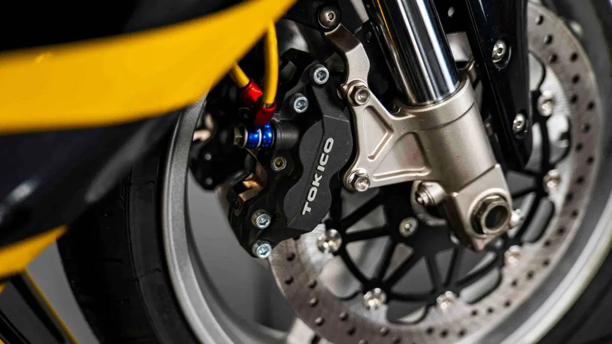 Suzuki GSX R 750 (1999 - 03) (13)