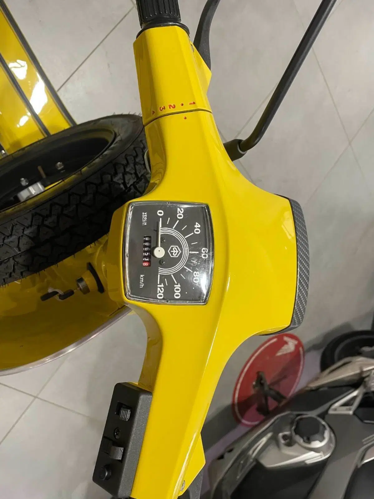 Vespa 50 special (16)