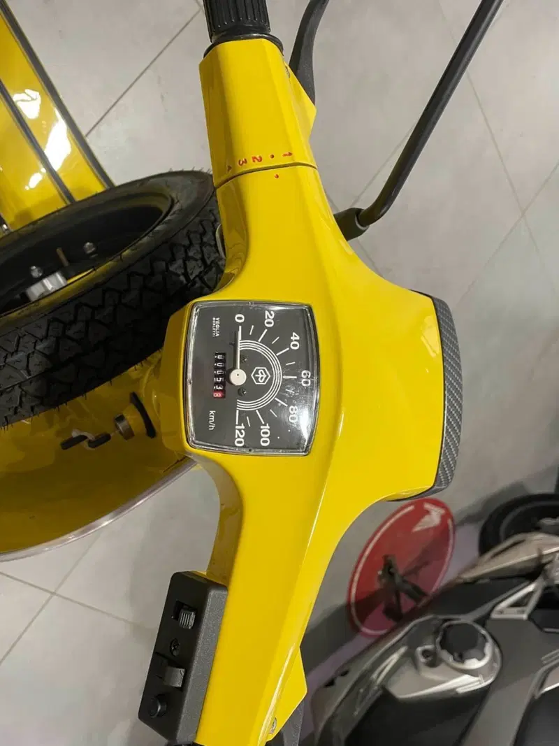 Vespa 50 special (16)