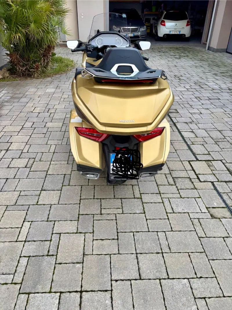 Honda GL 1800 Gold Wing 50° Anniversario (2025 - 26) (3)