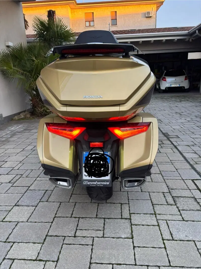 Honda GL 1800 Gold Wing 50° Anniversario (2025 - 26) (6)