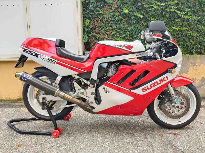 Suzuki GSX R 750 (1988 - 89)