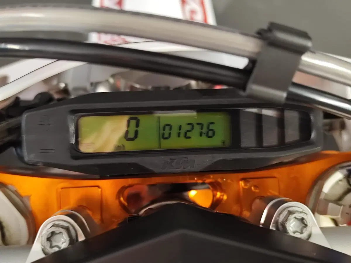 KTM 350 EXC-F Six Days (2023) (5)