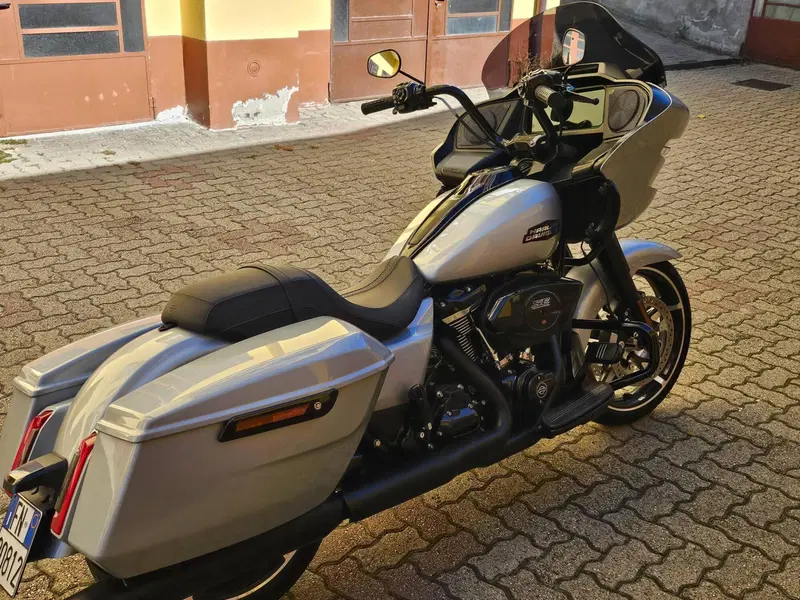 Harley-Davidson Road Glide (2024 - 26) (2)