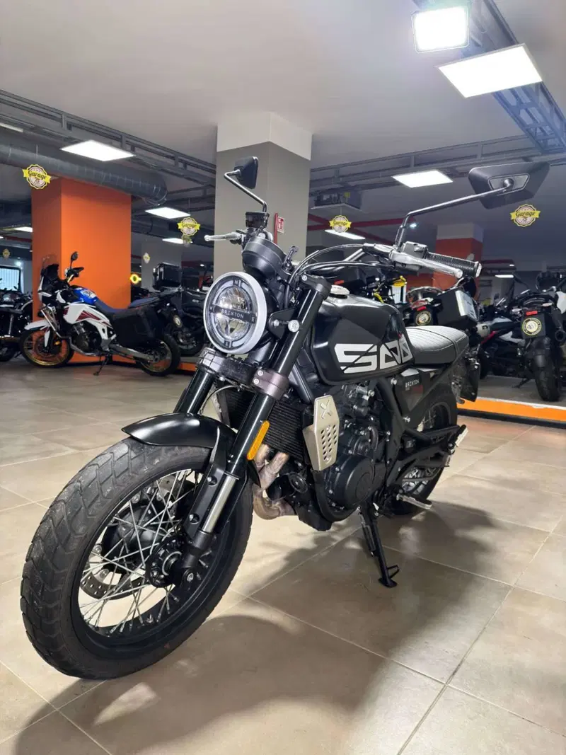 Brixton Motorcycles Crossfire 500 X (2021 - 26) (3)