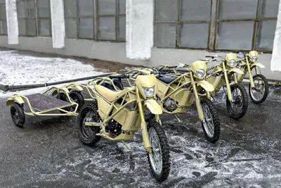 Non solo AK-47: Kalashnikov lancia una moto elettrica pronta per guerra ed emergenze