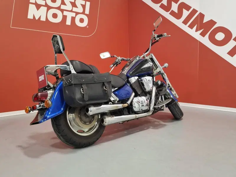 Suzuki VL Intruder 1500 (3)