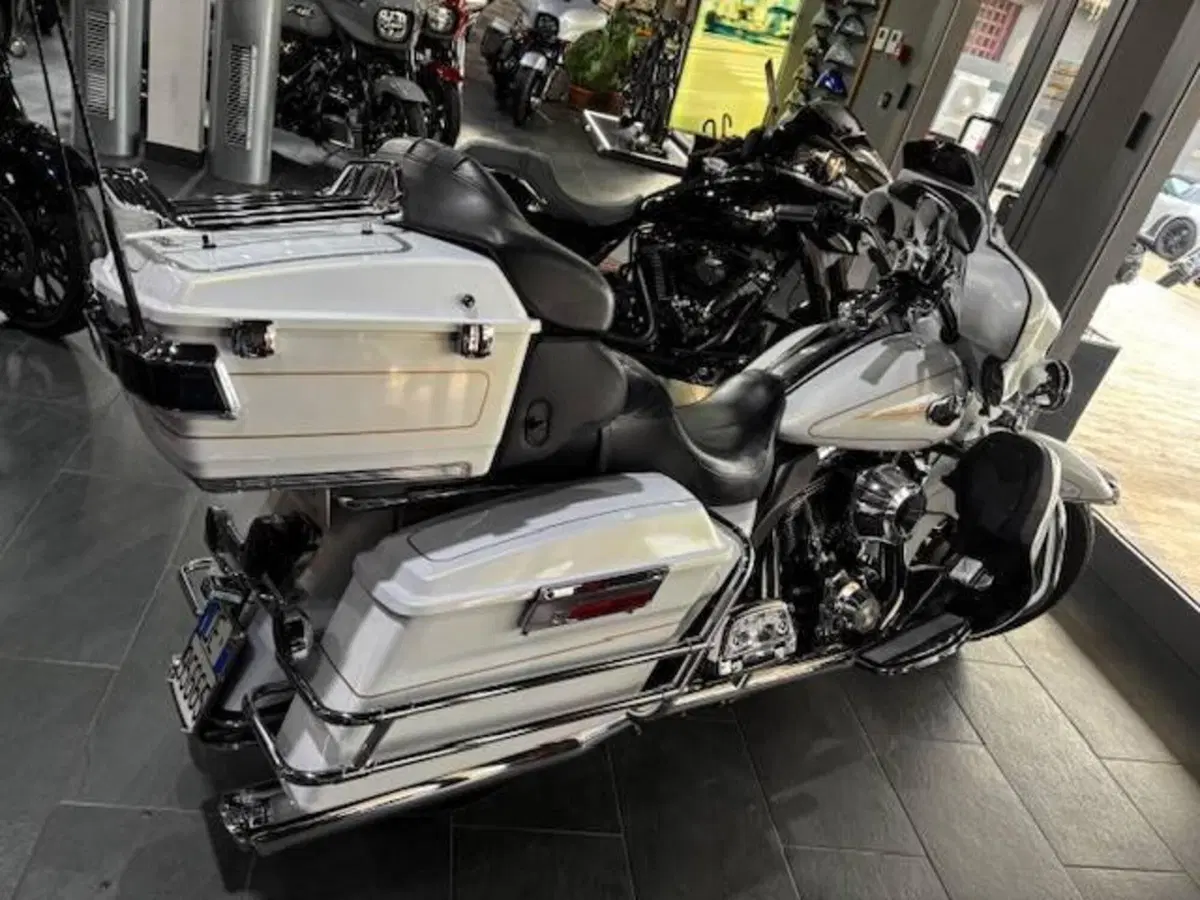 Harley-Davidson 1584 Electra Glide Ultra Classic (2008 - 13) - FLHTCU (3)