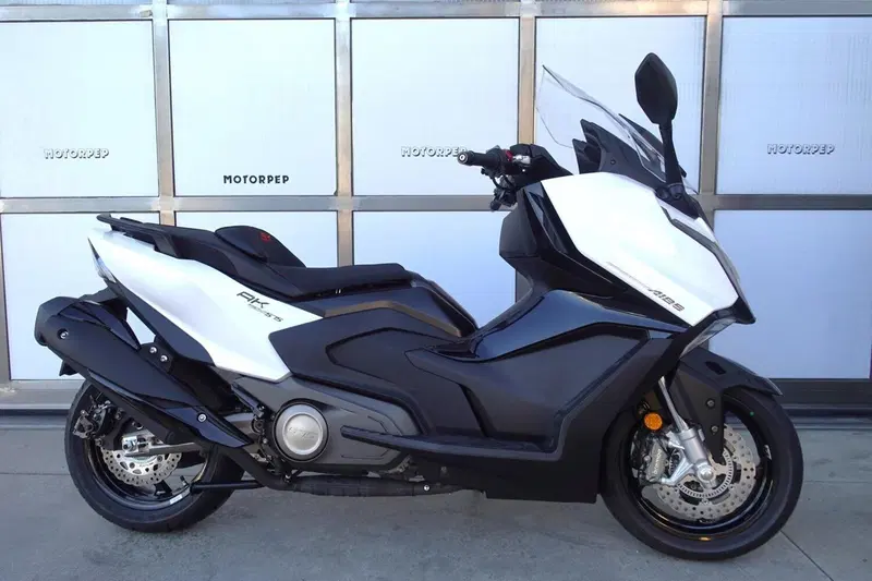 Kymco AK 575 Premium (2025 - 26) (2)