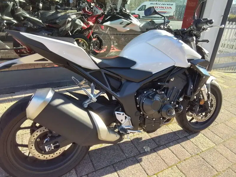 Honda CB 1000 Hornet (2025 - 26) (16)