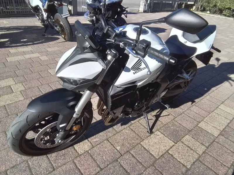 Honda CB 1000 Hornet (2025 - 26) (19)