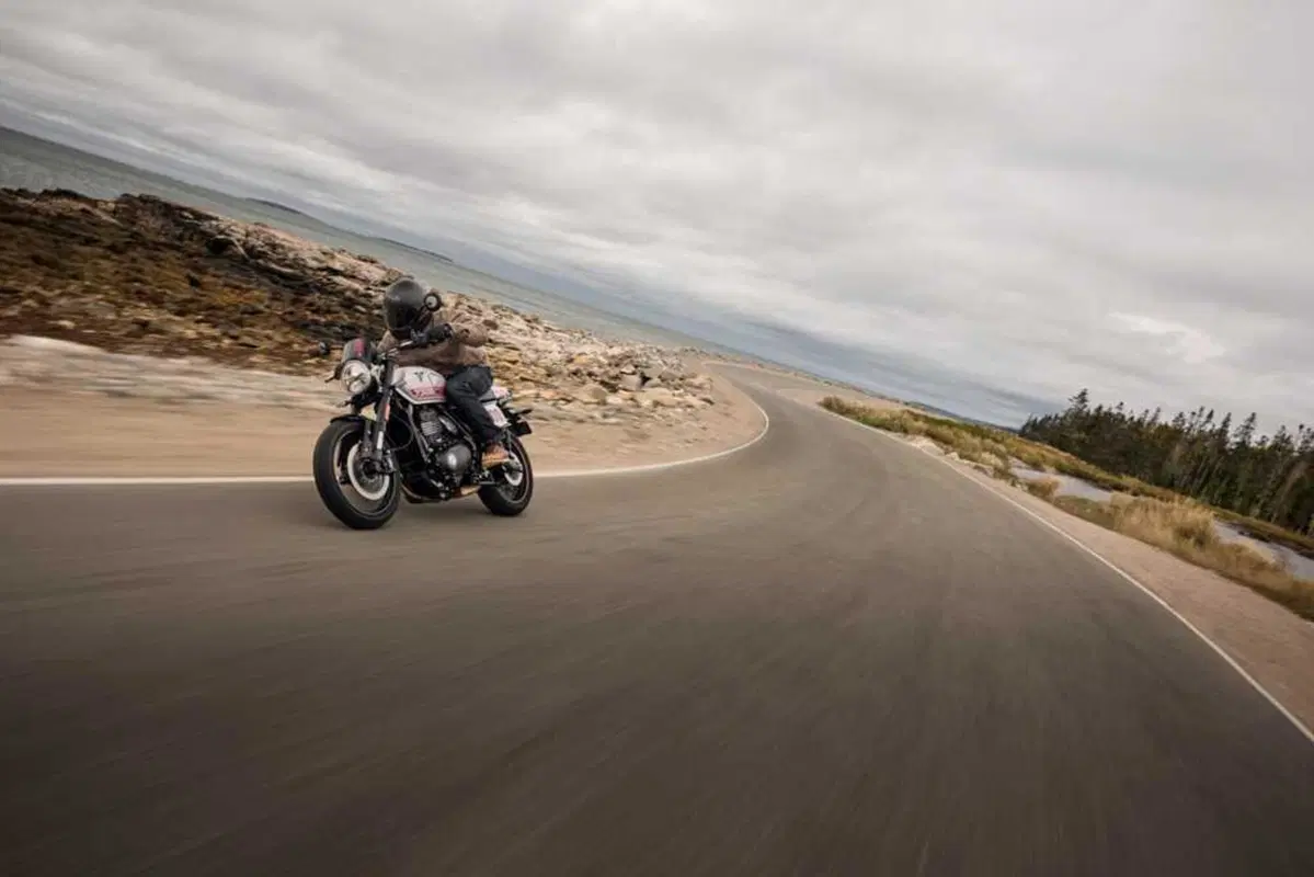 Triumph Tracker 400 2026: scheda tecnica e prezzo della nuova monocilindrica Flat Track [GALLERY] (14)