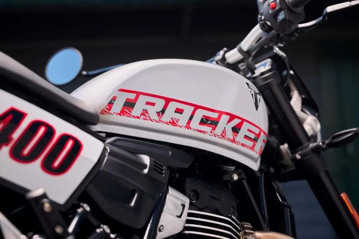 Triumph Tracker 400 2026: scheda tecnica e prezzo della nuova monocilindrica Flat Track [GALLERY] (22)