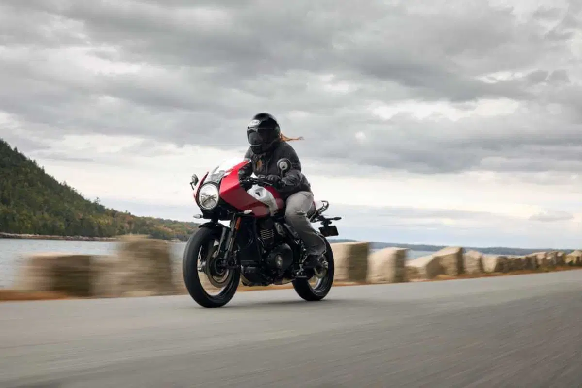 Triumph Thruxton 400 2026: il mito café racer rinasce. Prezzo e scheda tecnica [GALLERY] (6)