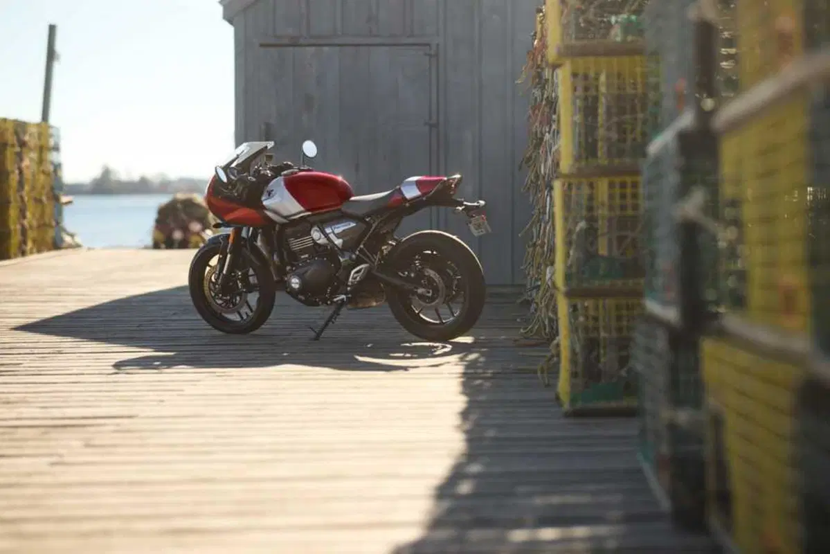 Triumph Thruxton 400 2026: il mito café racer rinasce. Prezzo e scheda tecnica [GALLERY] (28)