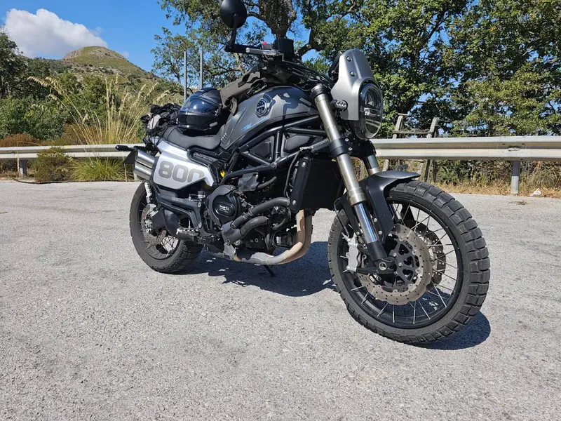 Benelli Leoncino 800 Trail (2022 - 26)