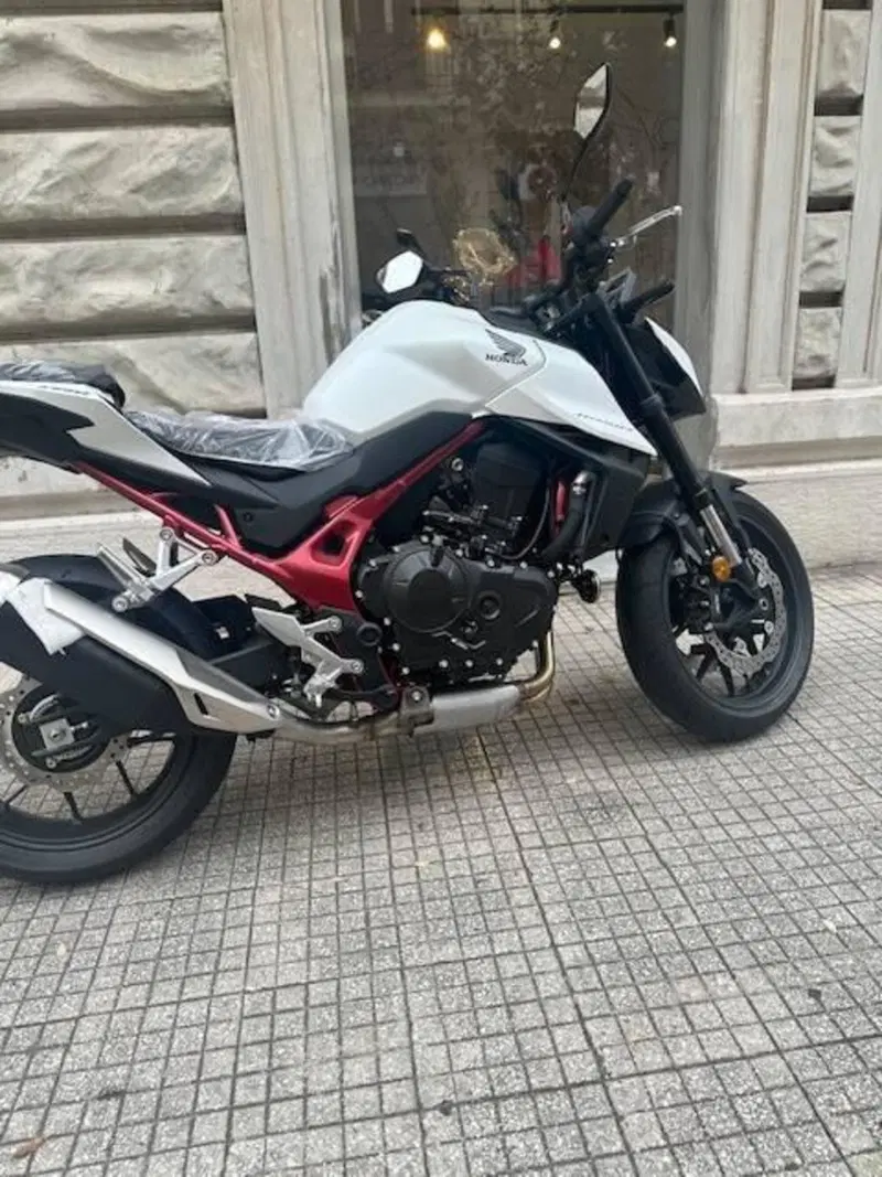 Honda CB 750 Hornet (2025)