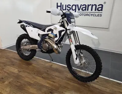 Husqvarna TE 300 (2026) nuova