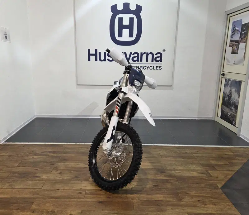 Husqvarna TE 300 (2026) (7)