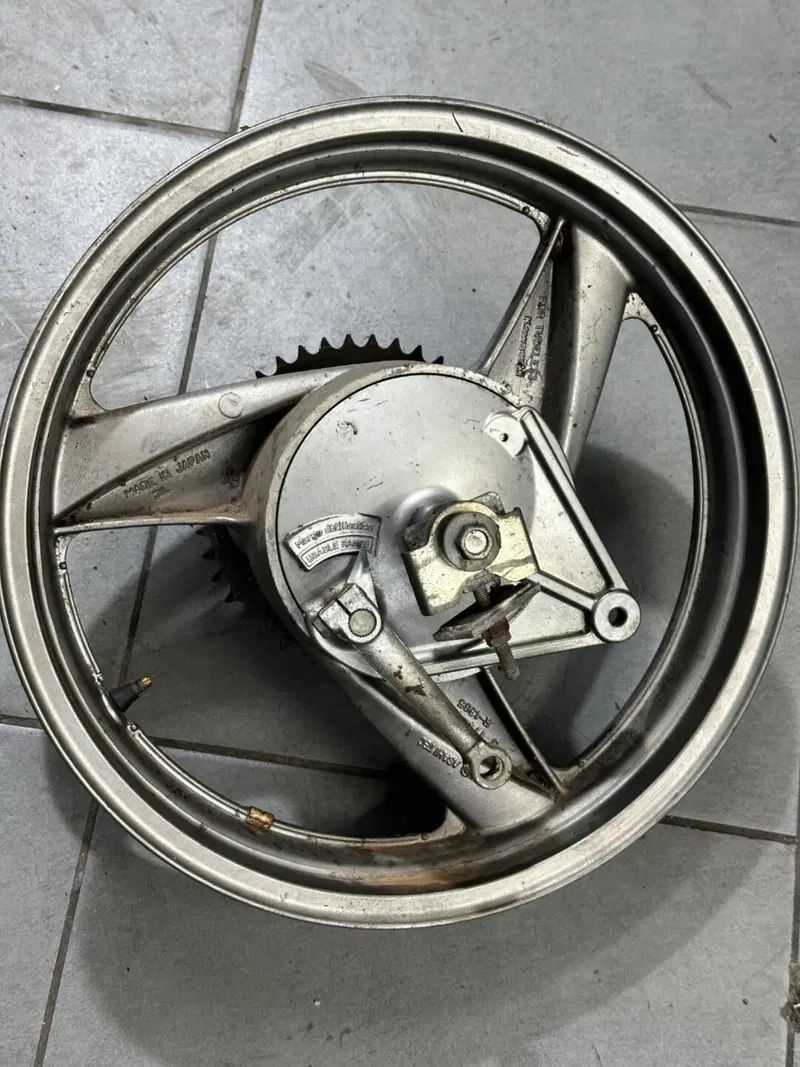 Ruota posteriore ER -5 Kawasaki (2)