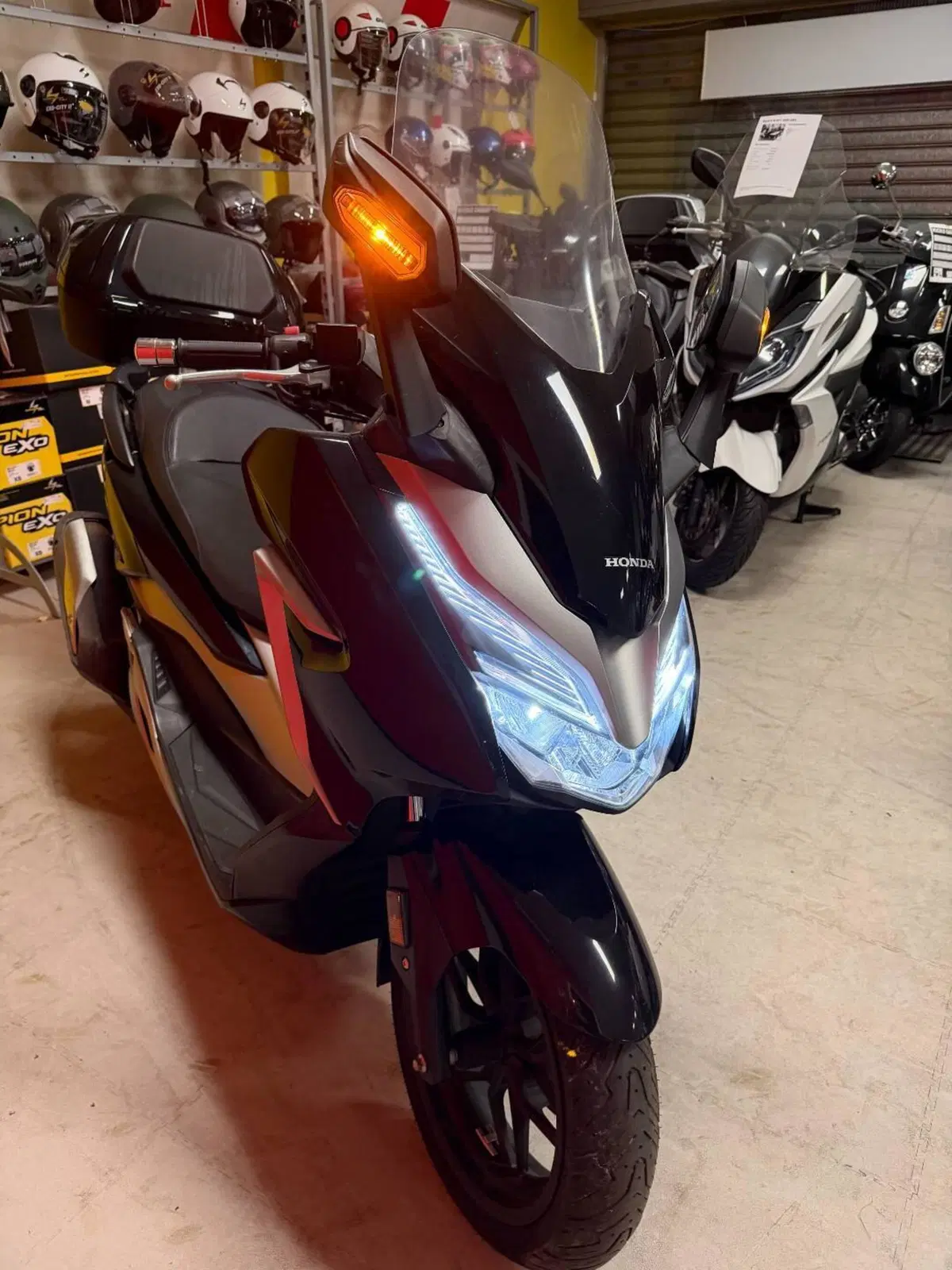 Honda Forza 300 Deluxe ABS (2018 - 20) (2)