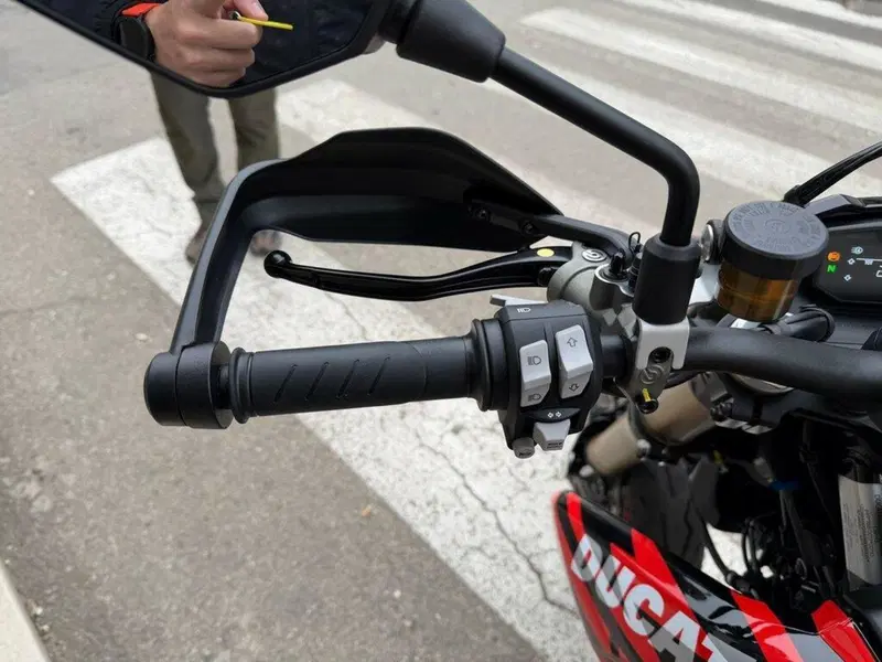 Ducati Hypermotard 698 Mono RVE (2024 - 26) (8)