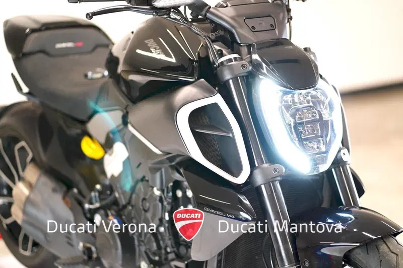 Ducati Diavel V4 (2023 - 26) (9)