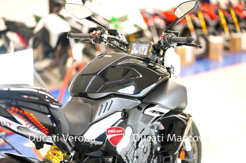 Ducati Diavel V4 (2023 - 26) (10)